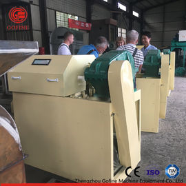 ไฟฟ้าขนาดเล็กลูกกลิ้งคู่ Granulator ลูกกลิ้งไหลออกมาเม็ดสำหรับเครื่องปุ๋ย